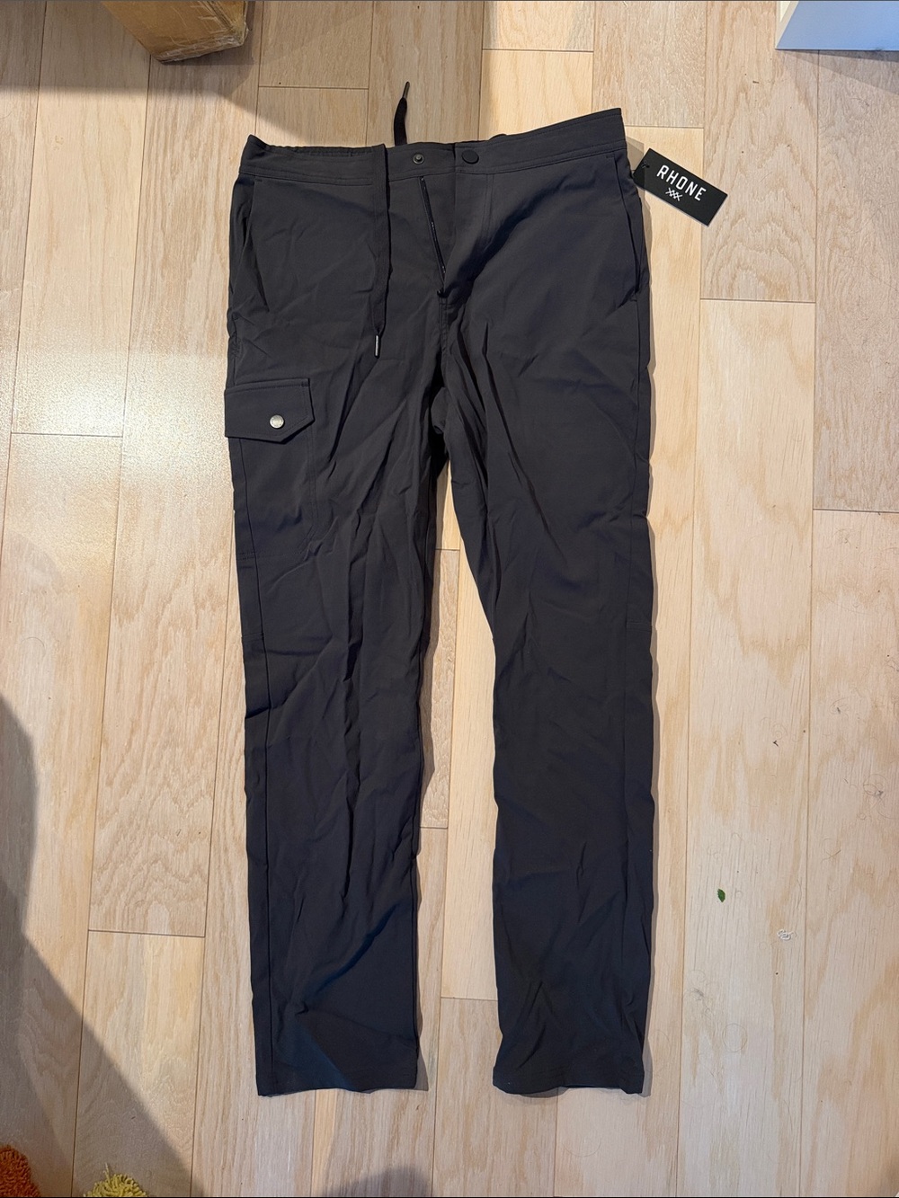 RHONE Black Sand Performance Cargo Pants size M